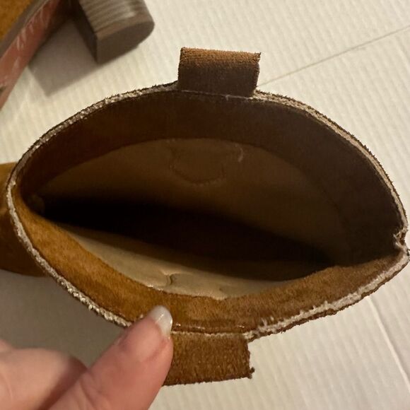 Sueded brown boots “ unknown brand” size 41 or 10.5 inches heel to toe - Picture 6 of 9